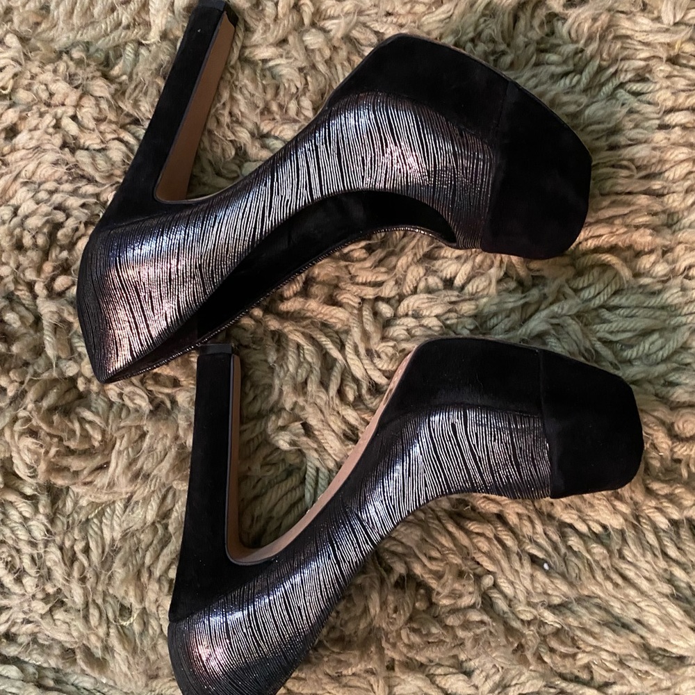 Vince Camuto Metallic Pumps